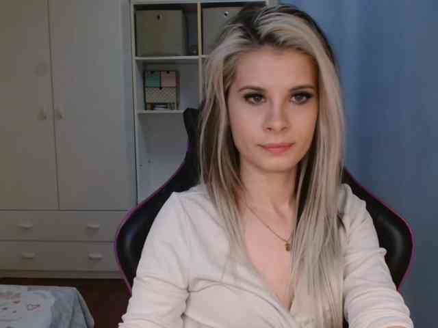 KristineNatural webcam