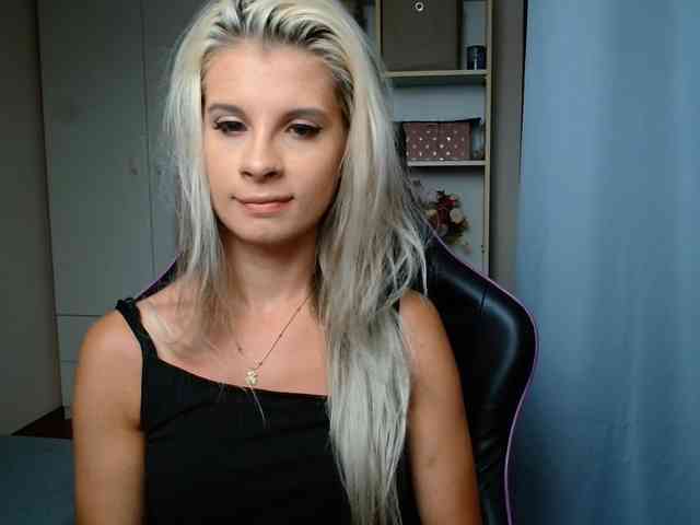 KristineNatural webcam