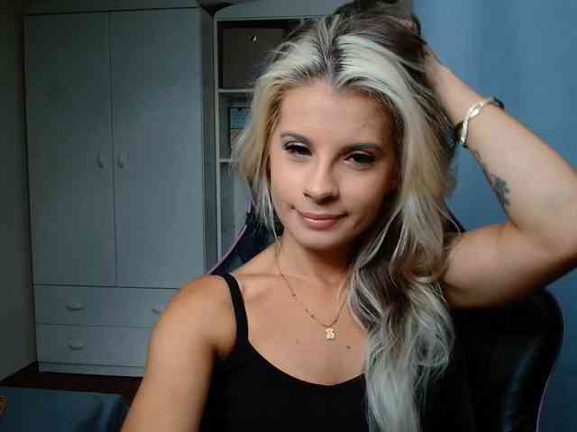 KristineNatural webcam