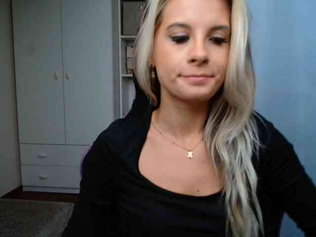 KristineNatural webcam