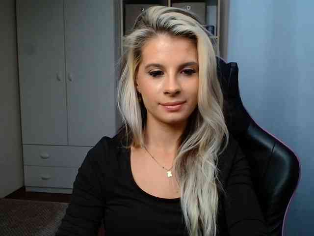 KristineNatural webcam