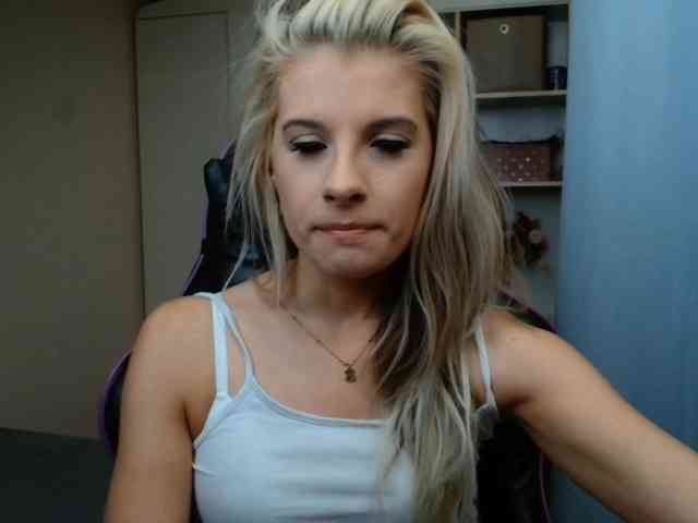 KristineNatural webcam
