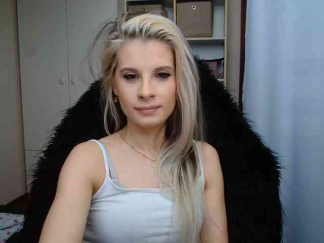KristineNatural webcam