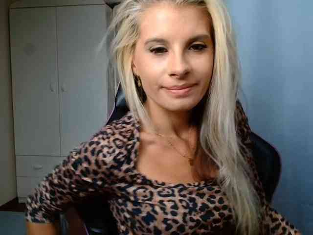 KristineNatural webcam