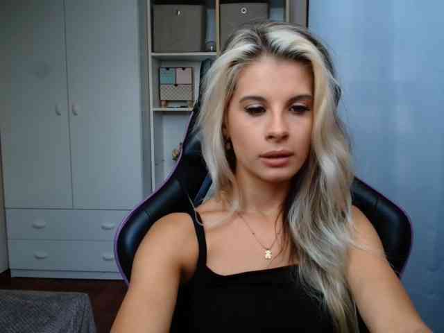 KristineNatural webcam