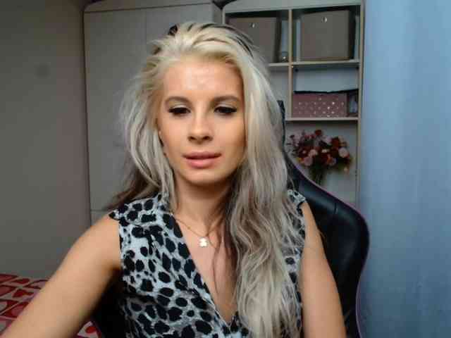 KristineNatural webcam