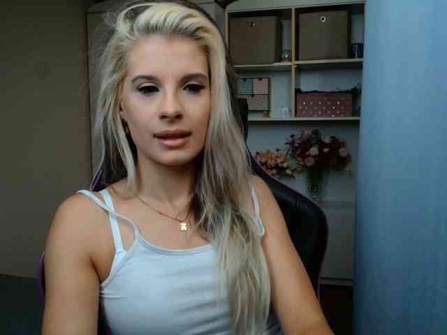 KristineNatural webcam