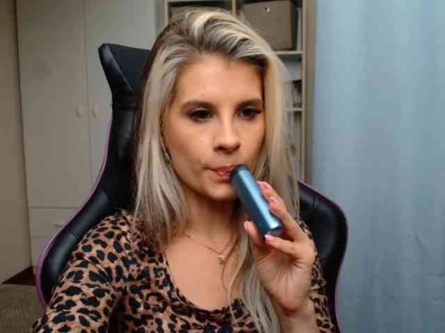 KristineNatural webcam