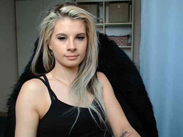 KristineNatural webcam