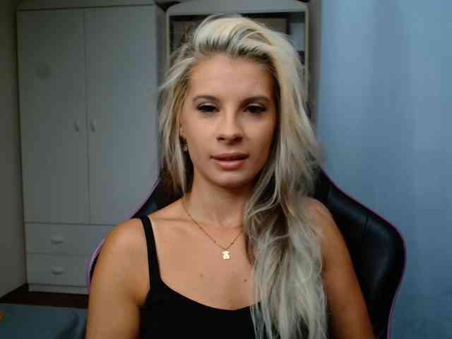 KristineNatural webcam