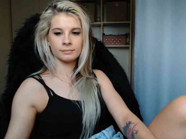 KristineNatural webcam