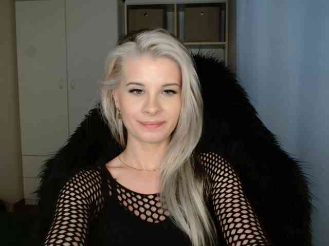 KristineNatural webcam
