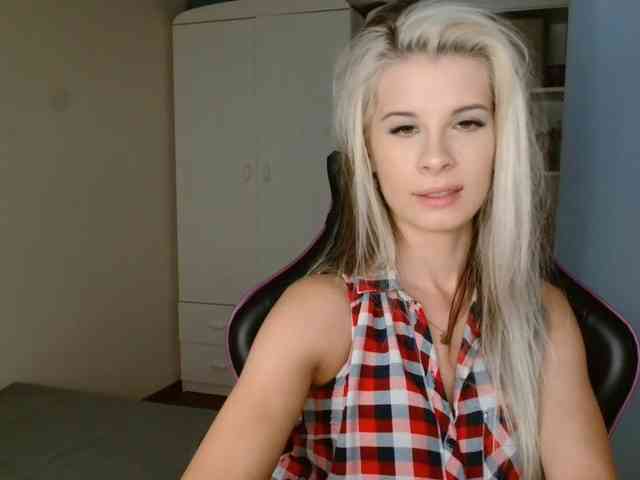 adult live chat KristineNatural