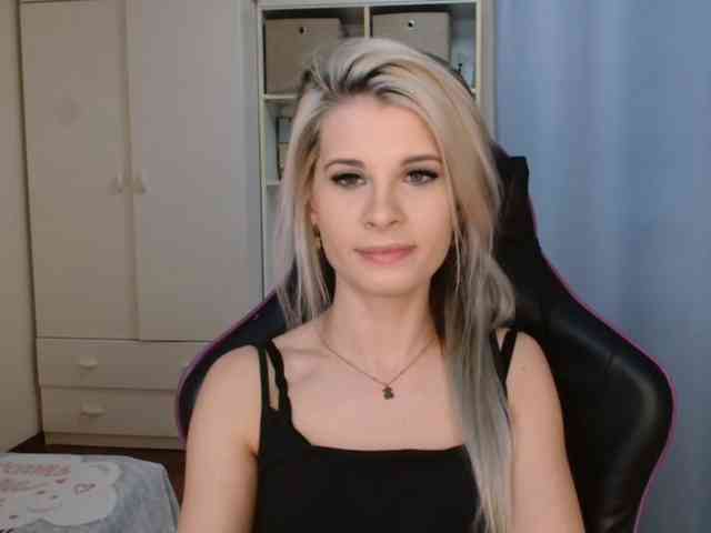 KristineNatural webcam