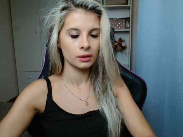 KristineNatural webcam