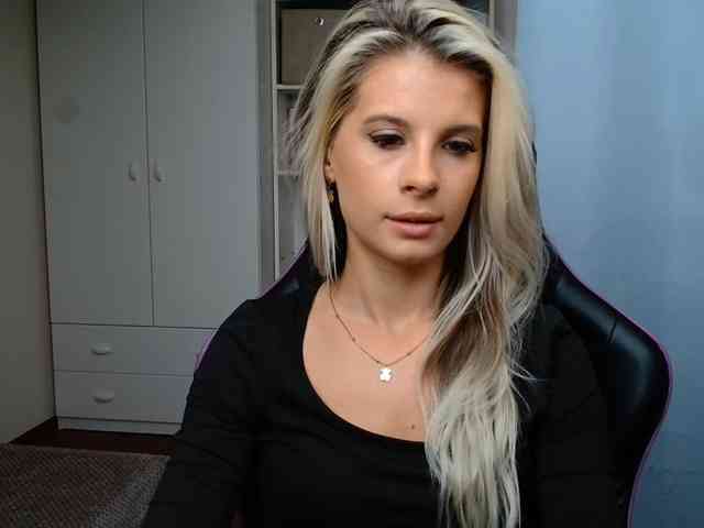 KristineNatural webcam