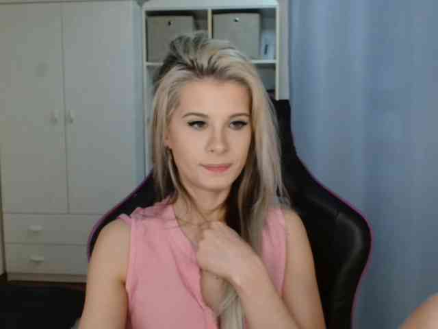 KristineNatural webcam