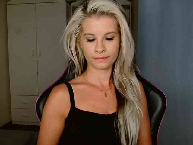 KristineNatural webcam
