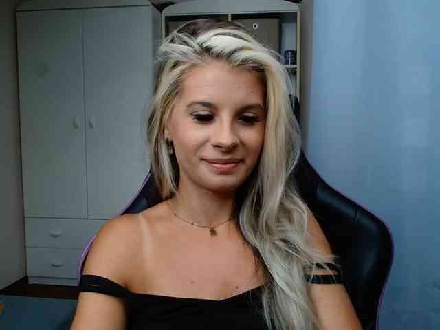 KristineNatural webcam