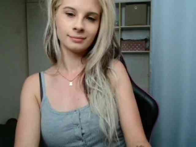 KristineNatural webcam