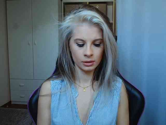 KristineNatural webcam