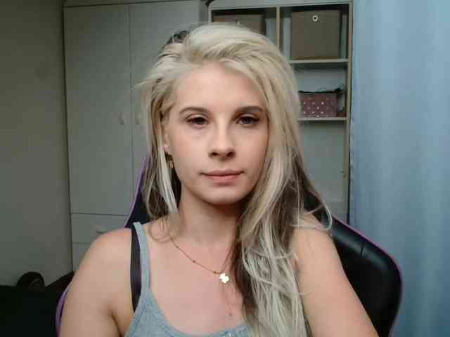 KristineNatural webcam