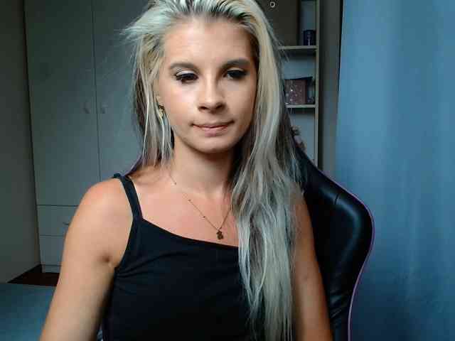 KristineNatural webcam