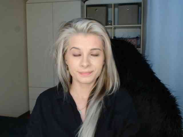 KristineNatural webcam