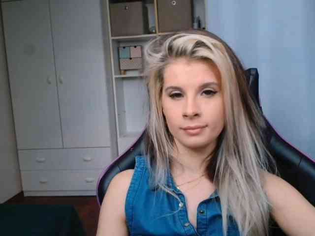 KristineNatural webcam