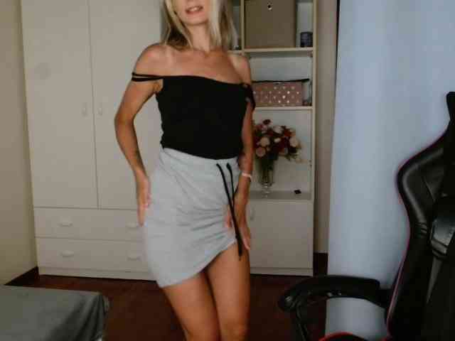 KristineNatural webcam