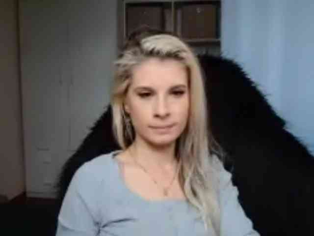 KristineNatural webcam