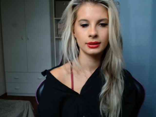 KristineNatural webcam