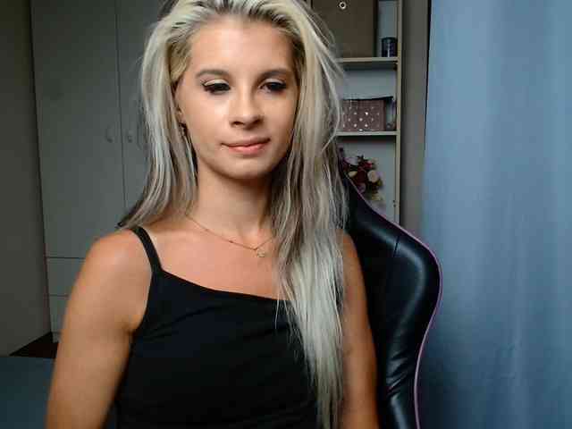 KristineNatural webcam