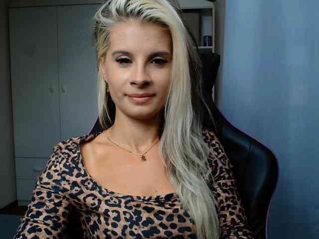 KristineNatural webcam