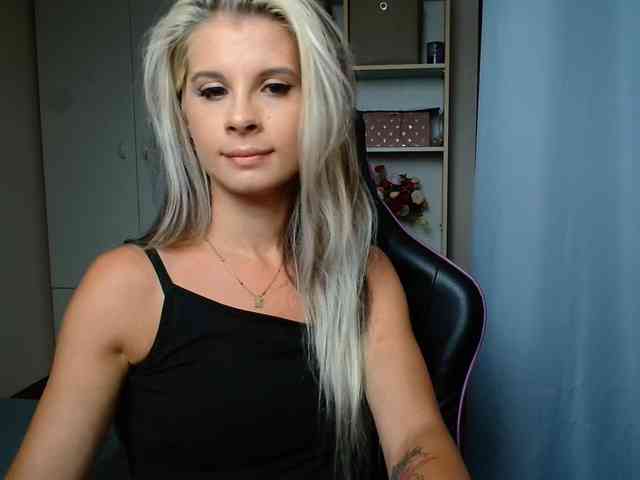KristineNatural webcam