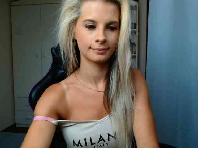 KristineNatural webcam