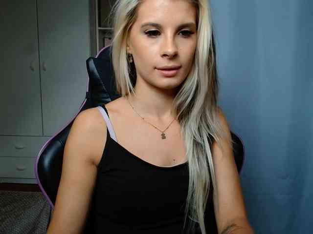 KristineNatural webcam