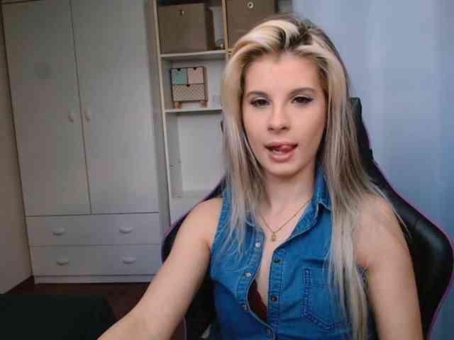 KristineNatural webcam