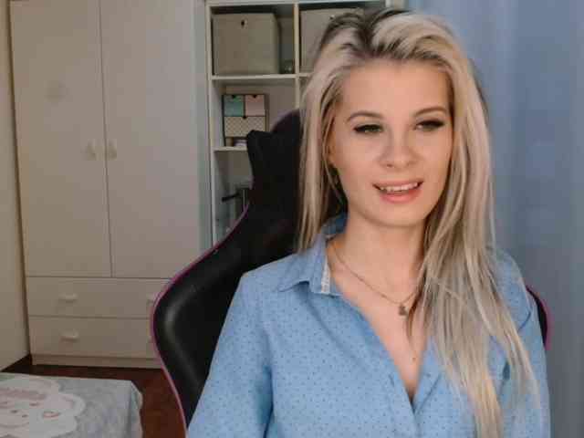KristineNatural webcam