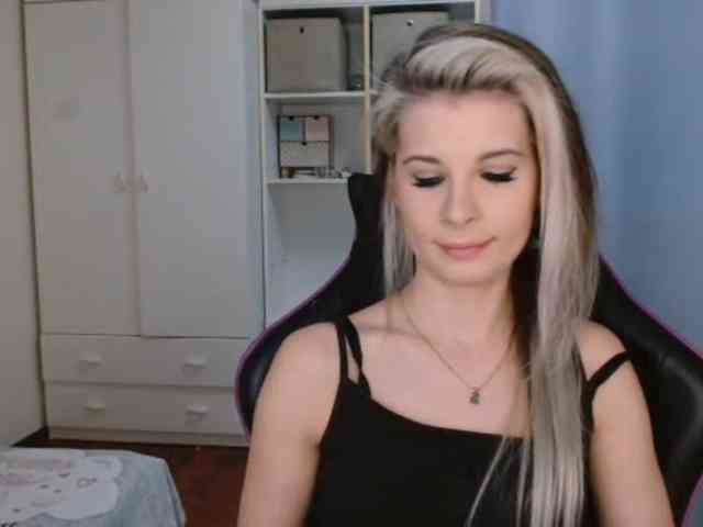 KristineNatural webcam