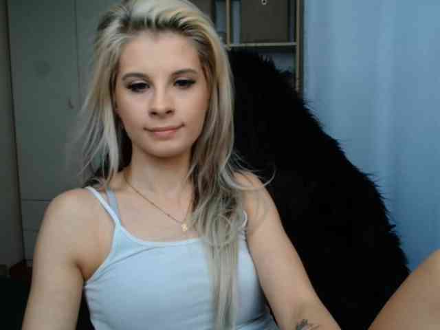 KristineNatural webcam