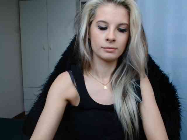 KristineNatural webcam