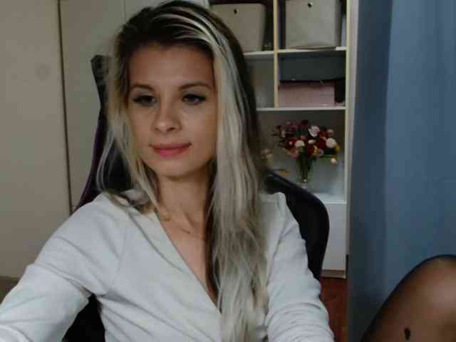 KristineNatural webcam