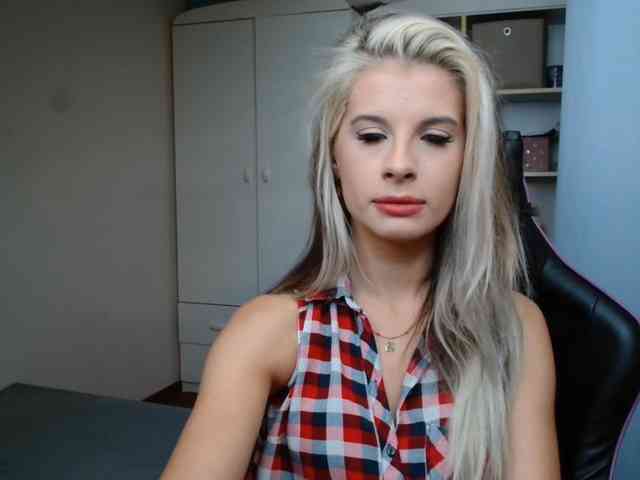 KristineNatural webcam