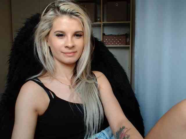 KristineNatural webcam