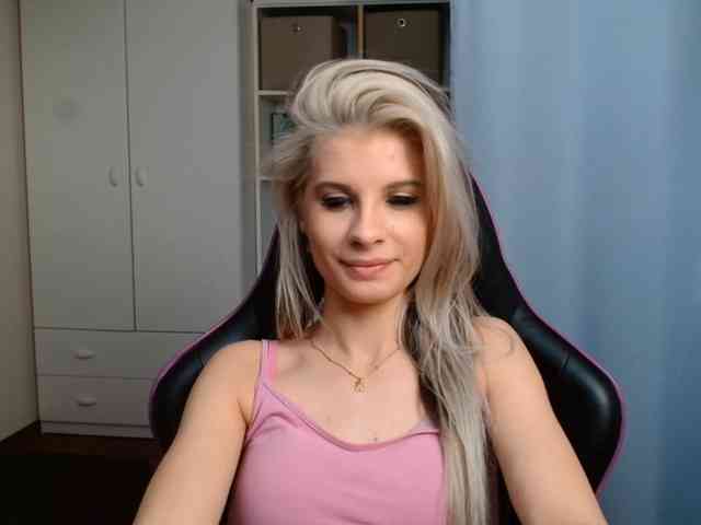 KristineNatural webcam
