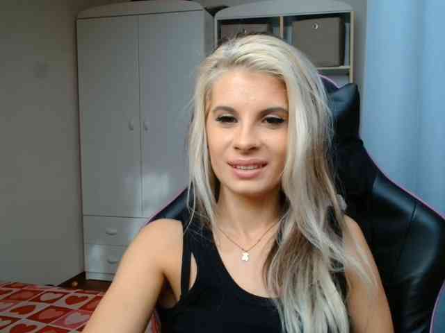 KristineNatural webcam
