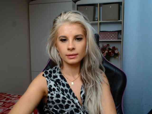 KristineNatural webcam