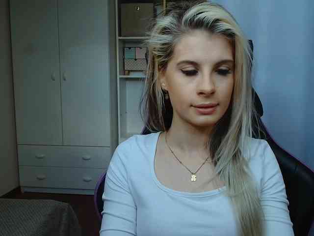 KristineNatural webcam