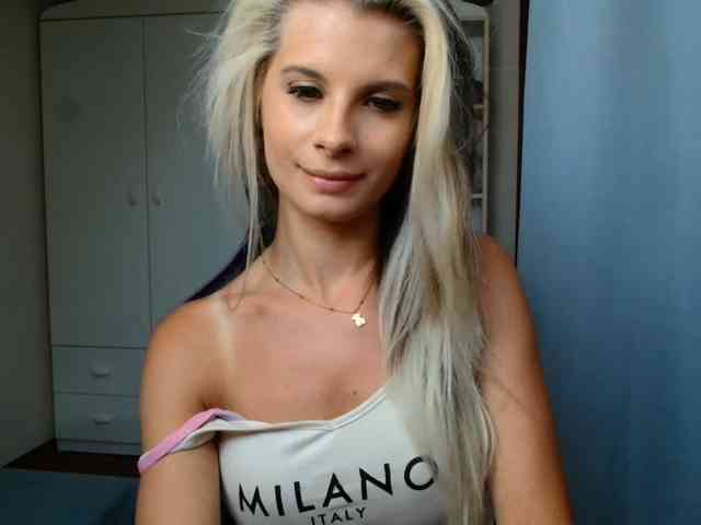 KristineNatural webcam
